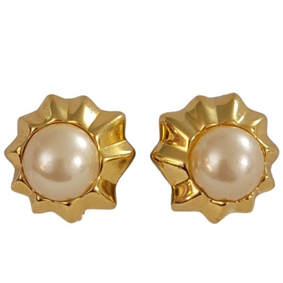Trifari Crown Over T Gold Tone Starburst Center Faux Pearl Clip On Earrings K992 - Picture 11 of 11